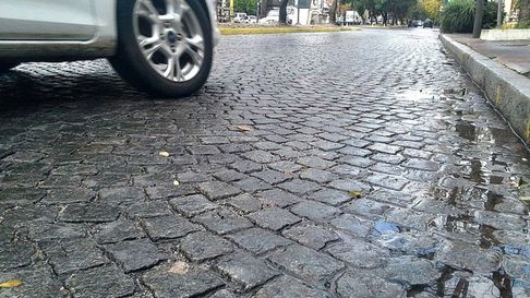 Adoquines versus asfalto: siguen los cruces en La Plata Adoquines versus asfalto: siguen los cruces en La Plata