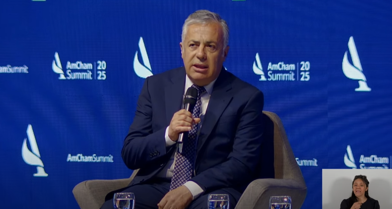 Alfredo Cornejo en el foro de empresarios de Estados Unidos. 