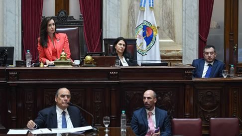 Guillermo Francos busca acuerdo para los proyectos de Milei en las sesiones extraordinarias. Guillermo Francos busca acuerdo para los proyectos de Milei en las sesiones extraordinarias.