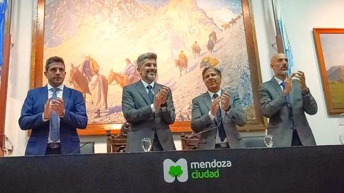 El Concejo Deliberante de Ciudad debe avanzar con el caso del edil que cobra jubilación y dieta de concejal. El Concejo Deliberante de Ciudad debe avanzar con el caso del edil que cobra jubilación y dieta de concejal.