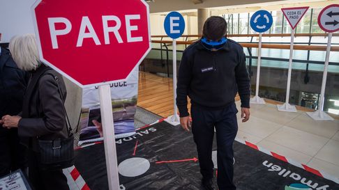 La jornada está dirigida a profesionales, estudiantes, funcionarios y público en general. Para quienes no puedan asistir en forma presencial, se habilitará transmisión en streaming. La jornada está dirigida a profesionales, estudiantes, funcionarios y público en general. Para quienes no puedan asistir en forma presencial, se habilitará transmisión en streaming.