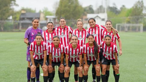 Estudiantes goleó en City Bell y va por el ascenso a primera división del Torneo de Fútbol Femenino Estudiantes goleó en City Bell y va por el ascenso a primera división del Torneo de Fútbol Femenino