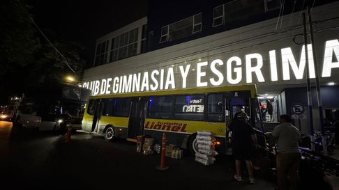 Gimnasia sacó cinco colectivos llenos de donaciones Gimnasia sacó cinco colectivos llenos de donaciones