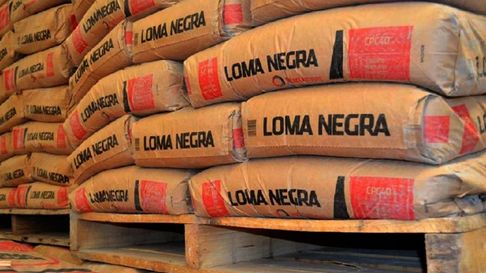 La construcción está en caída libre por la paralización de la obra pública y la recesión. La crisis golpeó de lleno en la histórica cementera. La construcción está en caída libre por la paralización de la obra pública y la recesión. La crisis golpeó de lleno en la histórica cementera.