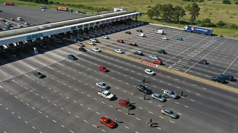 Complicaciones en la Autopista Buenos Aires - La Plata Complicaciones en la Autopista Buenos Aires - La Plata