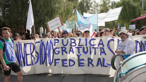 La masiva marcha universitaria en Mendoza. La masiva marcha universitaria en Mendoza.