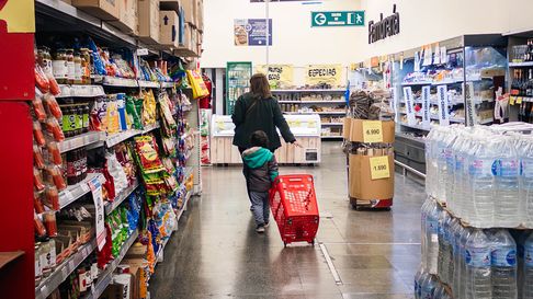 Las ventas totales de los supermercados de Mendoza crecieron en volumen, pero hay una retracción del consumo. Las ventas totales de los supermercados de Mendoza crecieron en volumen, pero hay una retracción del consumo.