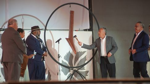 La tradición de los tres golpes de reja. La tradición de los tres golpes de reja.