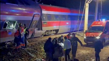 Terrible accidente en España, dos trenes descarrilaron y sube la cantidad de heridos registrados.