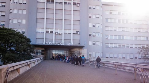 La mujer ingresó sin signos vitales al Hospital Central. La mujer ingresó sin signos vitales al Hospital Central.