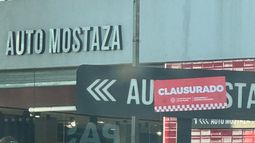 Clausuraron un local de Mostaza en Camino Centenario Clausuraron un local de Mostaza en Camino Centenario