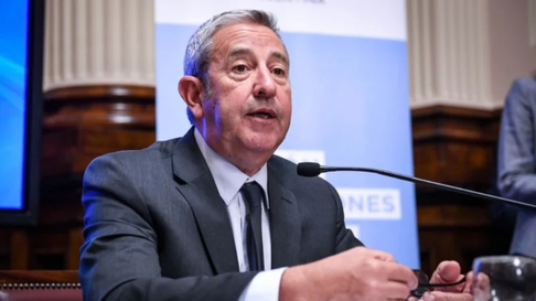 Diputados nacionales, encabezados por Julio Cobos, presentó un pedido de informe al gobierno nacional para esclarecer la posibilidad de que Argentina abandone el Mercosur. Diputados nacionales, encabezados por Julio Cobos, presentó un pedido de informe al gobierno nacional para esclarecer la posibilidad de que Argentina abandone el Mercosur.