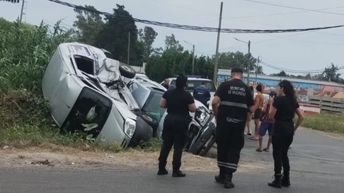 impresionante choque y vuelco en los hornos impresionante choque y vuelco en los hornos