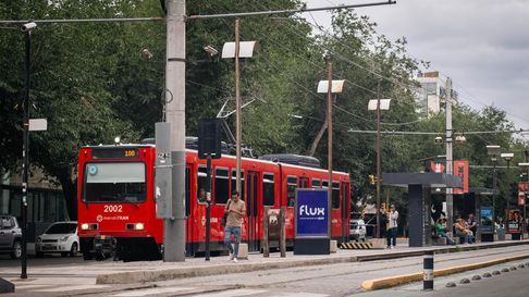 Restrablecieron el servicio del Metrotranvia. Restrablecieron el servicio del Metrotranvia.