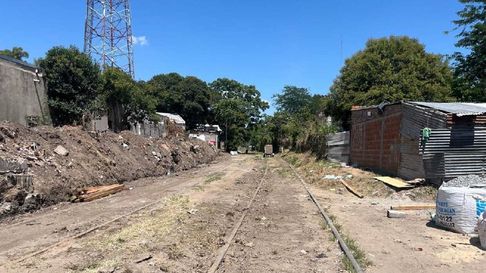 terminaron de relocalizar en la plata a las familias que vivian en las vias de 122 y 50 terminaron de relocalizar en la plata a las familias que vivian en las vias de 122 y 50