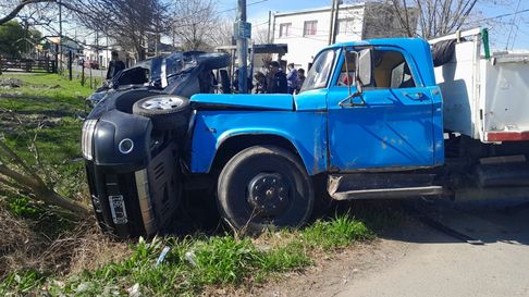 choque en cadena y vuelco con heridos en barrio aeropuerto choque en cadena y vuelco con heridos en barrio aeropuerto