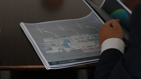 La refuncionalización del Aeropuerto Internacional Francisco Gabrielli ya es un hecho y le permitirá a Mendoza aumentar en un 40% su capacidad de recepción de viajeros. La refuncionalización del Aeropuerto Internacional Francisco Gabrielli ya es un hecho y le permitirá a Mendoza aumentar en un 40% su capacidad de recepción de viajeros.