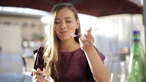 Se ha comprobado que el 95% de las personas que bajan de peso a partir de dietas lo van a recuperar en un lapso de 2 a 5 años. Con lo cual, esto deteriora la salud a largo plazo. Se ha comprobado que el 95% de las personas que bajan de peso a partir de dietas lo van a recuperar en un lapso de 2 a 5 años. Con lo cual, esto deteriora la salud a largo plazo.