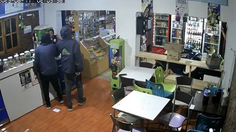 El asalto se produjo en la madrugada del domingo. El asalto se produjo en la madrugada del domingo.