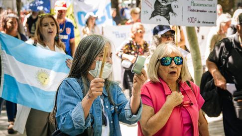 Milei mantiene congelado el bono para los jubilados. Milei mantiene congelado el bono para los jubilados.