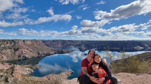 La familia de la niña fallecida en Malargüe. La familia de la niña fallecida en Malargüe.
