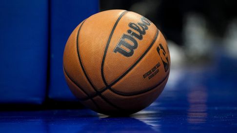 La NBA se sacude por un histórico traspaso. La NBA se sacude por un histórico traspaso.