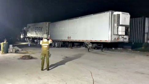 casi 30 detenidos en chile tras un asalto a un camion argentino que llevaba miles de kilos de carne casi 30 detenidos en chile tras un asalto a un camion argentino que llevaba miles de kilos de carne