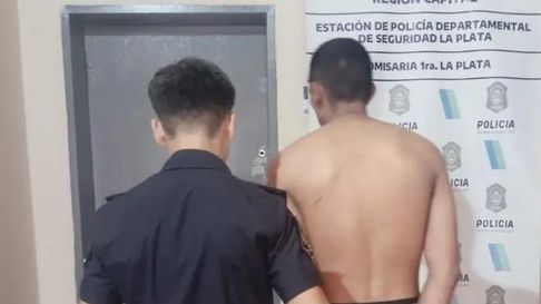 intento frenar una pelea en la plata y recibio un botellazo en la cabeza intento frenar una pelea en la plata y recibio un botellazo en la cabeza