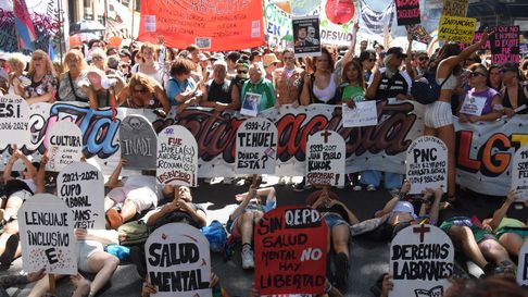 multitudinaria marcha federal antifascista con replica en la plata multitudinaria marcha federal antifascista con replica en la plata