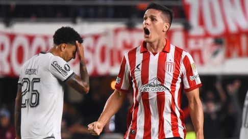 con el sello de carrillo, estudiantes gano una final ante su gente con el sello de carrillo, estudiantes gano una final ante su gente