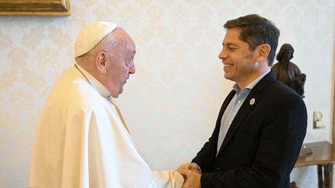 El papa Francisco junto a Kicillof en el Vaticano El papa Francisco junto a Kicillof en el Vaticano