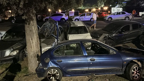 Postal del siniestro protagonizado por un Megane en el Acceso Sur a la altura de Carrodilla. Postal del siniestro protagonizado por un Megane en el Acceso Sur a la altura de Carrodilla.