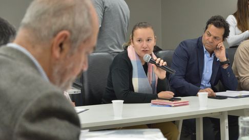 La diputada Stella Maris Huczak (Pro) busca un marco normativo para humanizar el Duelo Gestacional - Perinatal y que contemple el apoyo integral a familias. La diputada Stella Maris Huczak (Pro) busca un marco normativo para humanizar el Duelo Gestacional - Perinatal y que contemple el apoyo integral a familias.