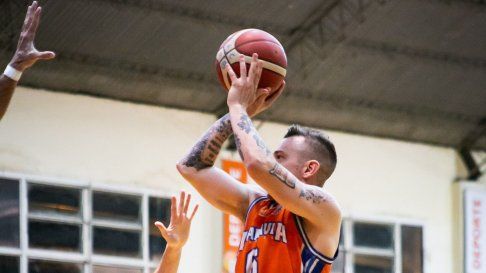 A Rivadavia básquet se le escapó en el final del encuentro. A Rivadavia básquet se le escapó en el final del encuentro.