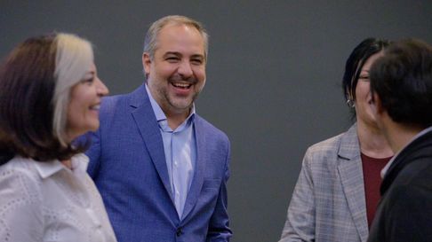 Matías Stevanato, intendente de Maipú. Matías Stevanato, intendente de Maipú.