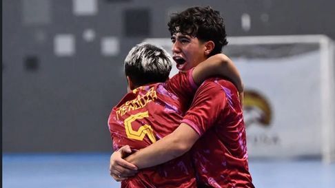 Mendoza cerró de la mejor manera la fase de grupos del Argentino de Selecciones de fútbol de salón. Mendoza cerró de la mejor manera la fase de grupos del Argentino de Selecciones de fútbol de salón.