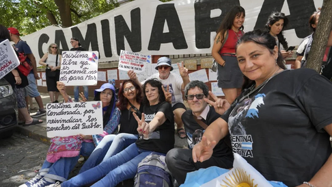 La expresidenta Cristina Fernández de Kirchner fue operada de apendicitis. La expresidenta Cristina Fernández de Kirchner fue operada de apendicitis.