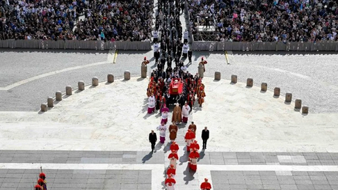 La plaza San Pedro es epicentro del último adiós al papa Francisco. La plaza San Pedro es epicentro del último adiós al papa Francisco.