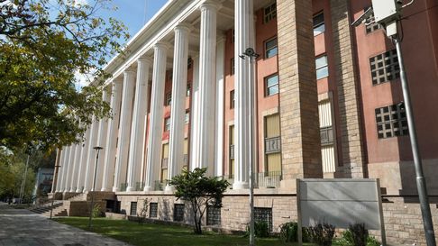 El fallo de la Suprema Corte indignó a los funcionarios judiciales. El fallo de la Suprema Corte indignó a los funcionarios judiciales.