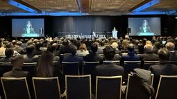 En Mendoza volverá a ponerse en escena lo que se habla en cada foro mundial: las mineras no invertirán si no reelige Milei. En Mendoza volverá a ponerse en escena lo que se habla en cada foro mundial: las mineras no invertirán si no reelige Milei.
