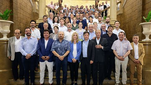 elecciones legislativas 2025: intendentes piden desdoblar para elegir elecciones legislativas 2025: intendentes piden desdoblar para elegir