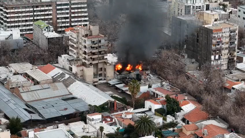 incendio en el centro de mendoza: cinco dotaciones de bomberos combatieron las llamas incendio en el centro de mendoza: cinco dotaciones de bomberos combatieron las llamas