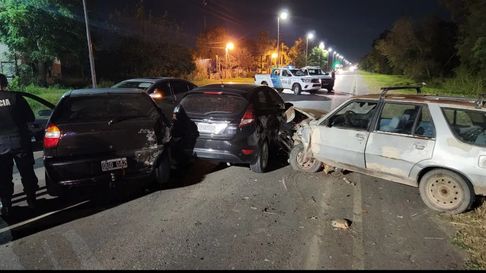 impresionante choque en cadena en arana impresionante choque en cadena en arana