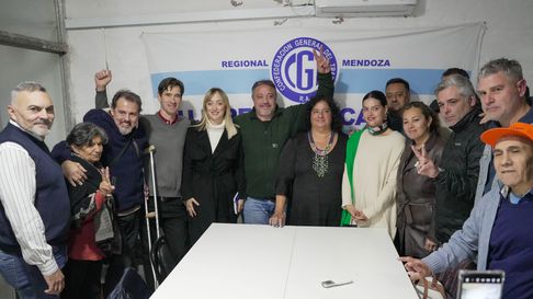 La CGT logró que la conducción del peronismo y el kirchnerismo se sentaran en la misma mesa. La CGT logró que la conducción del peronismo y el kirchnerismo se sentaran en la misma mesa.