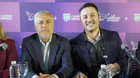 El gobernador Alfredo Cornejo y Luis Petri lideraron la presentación de candidatos a diputados nacionales. El gobernador Alfredo Cornejo y Luis Petri lideraron la presentación de candidatos a diputados nacionales.