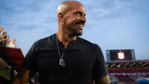 veron dispara desde italia: fuerte mensaje a los criticos de su gestion veron dispara desde italia: fuerte mensaje a los criticos de su gestion