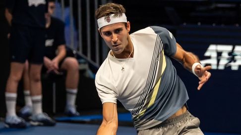 El platense Tomás Etcheverry venció al estadounidense McDonald y avanzó de fase El platense Tomás Etcheverry venció al estadounidense McDonald y avanzó de fase