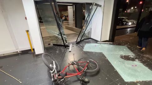 lamentable agresion al estudio de tn: el canal acuso a militantes kirchneristas tras los destrozos lamentable agresion al estudio de tn: el canal acuso a militantes kirchneristas tras los destrozos