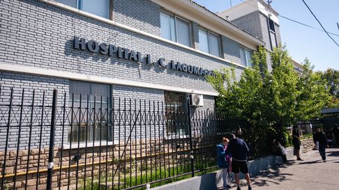 Dos jóvenes quedaron internados en el hospital Lagomaggiore. Dos jóvenes quedaron internados en el hospital Lagomaggiore.