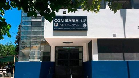 Policías de la Comisaría 14 trabajaron en este episodio delictivo. Policías de la Comisaría 14 trabajaron en este episodio delictivo.